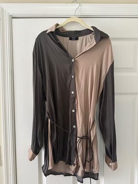 VICI Two-Tone Button Front Romper in Taupe & Gray/Brown